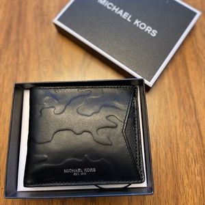 Men's Michael Kors Black Leather Camo-Embossed Bifold Wallet, Warren. NWT on Box